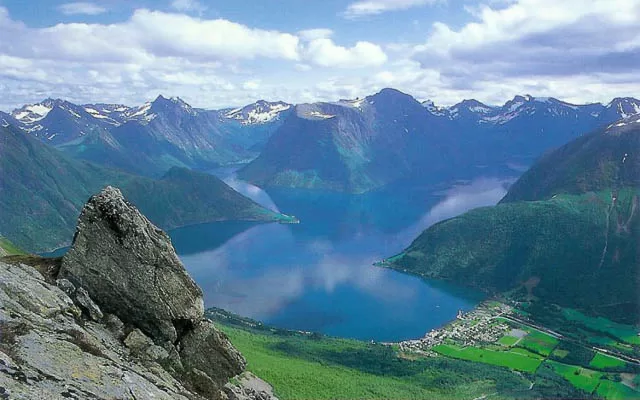 Hjørundfjord