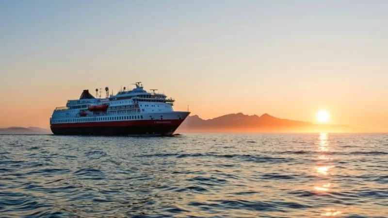 The exceptional midnight sun phenomena
