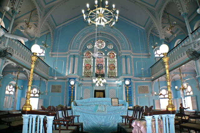 inside of keneseth eliyahoo synagogue in mumbai, maharashtra
