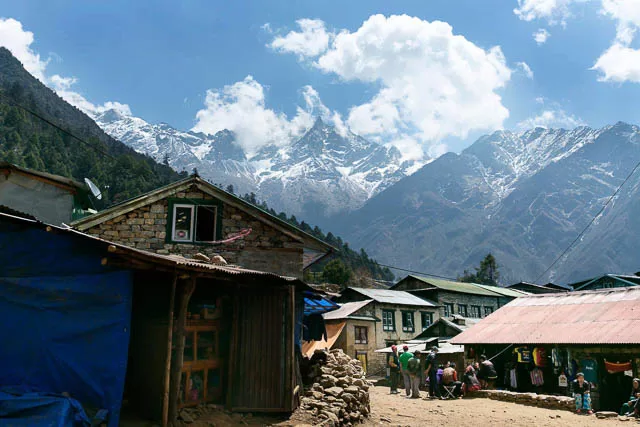 everest base camp trek lukla to phakding, nepal