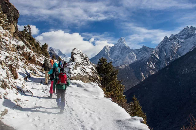 trekkers on everest base camp trek