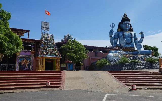 shiva statue near koneswaram temple, trincomalee, sri lanka