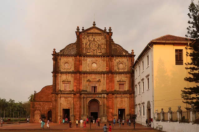 people visiting basilica of bom jesus in old goa