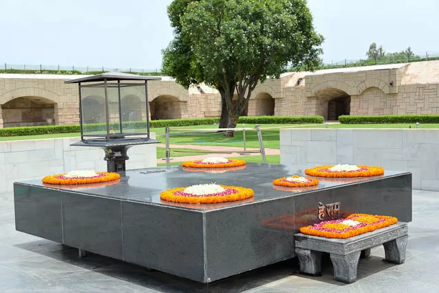 flowers decorated at the raj ghat memorial, new delhi