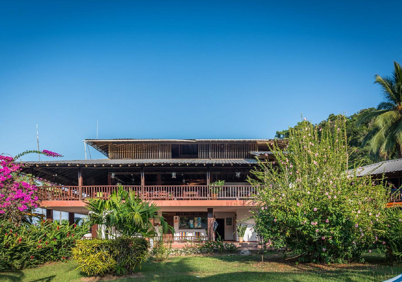 Playa de Oro Lodge
