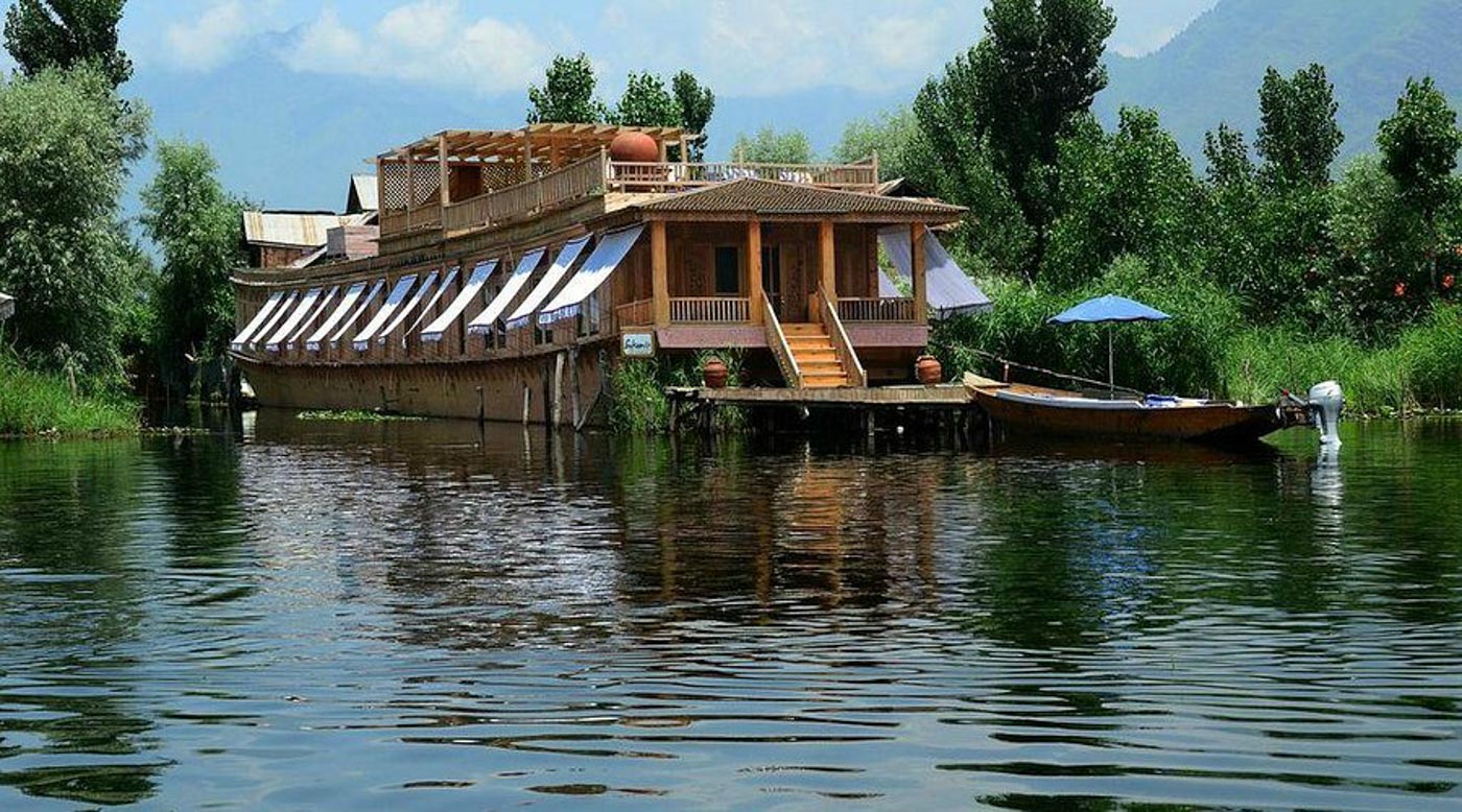 Sukoon Houseboat