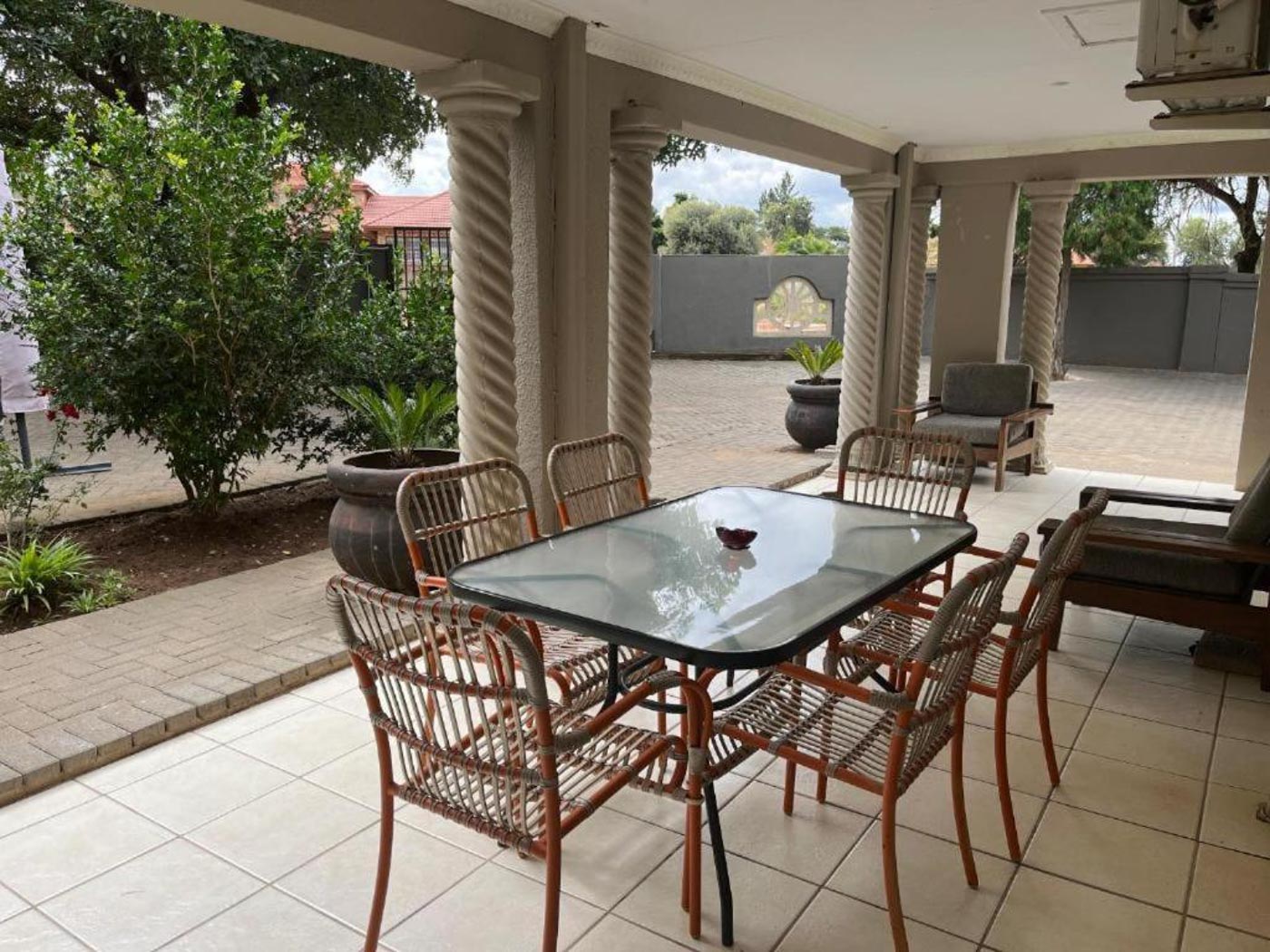 Toro Guest House